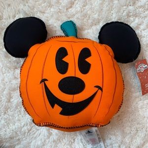 NWT Mickey Pumpkin Pillow (Disney World 2020)